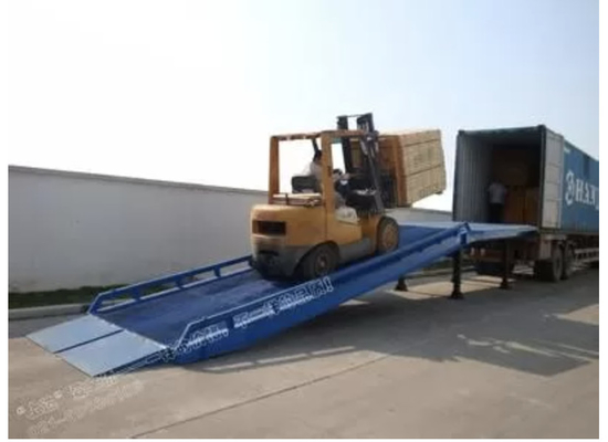 Переносные грузовые док-рампы DCQ10-0,7 10 тонн Фиксированный гидравлический док-нивелир