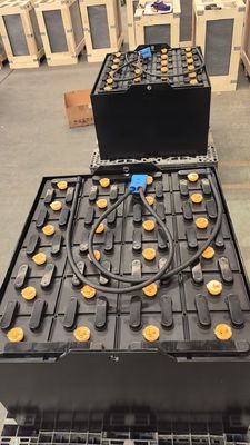OEM 24-85-21 Свинцово-кислотный вилочный погрузчик батарея 48V 840Ah Три фазы