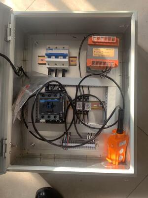 Специально изготовленная машина для монтажа/разборки шин 500 тонн Пресс-машина для нажатия на твердые шины 11КВт 480В с CHINT трансформаторами, прерывателями и контакторами